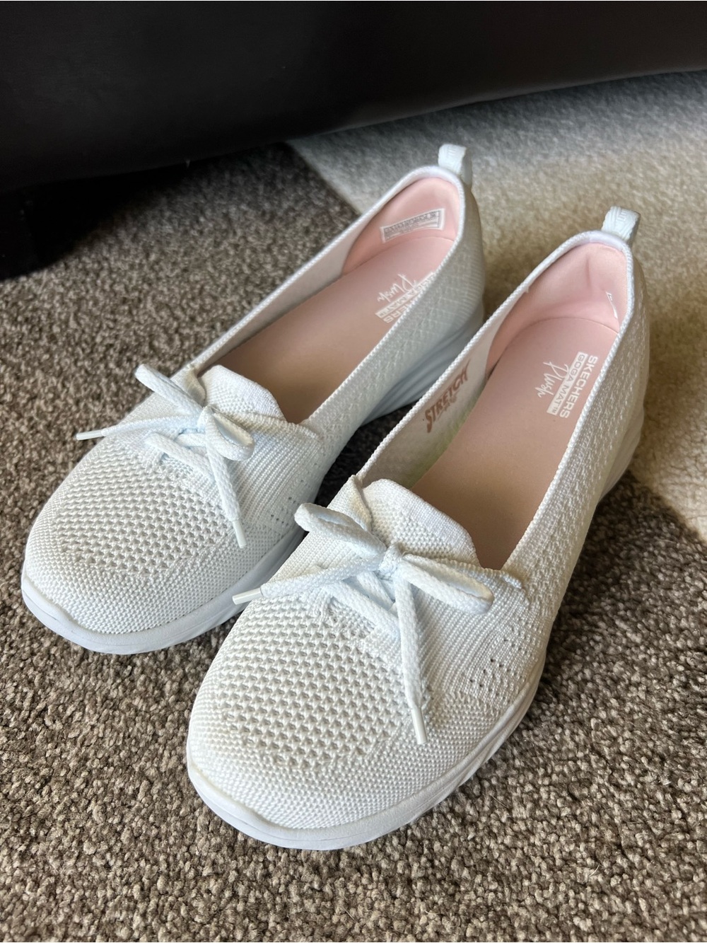 Skechers On-the-Go “Harper” White Slip-On - 7.5